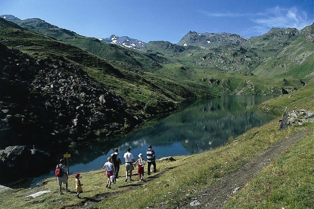 سان-مارتن-دي-بيفيل Cgh Residences & Spas Les Chalets Du Soleil Authentiques المظهر الخارجي الصورة