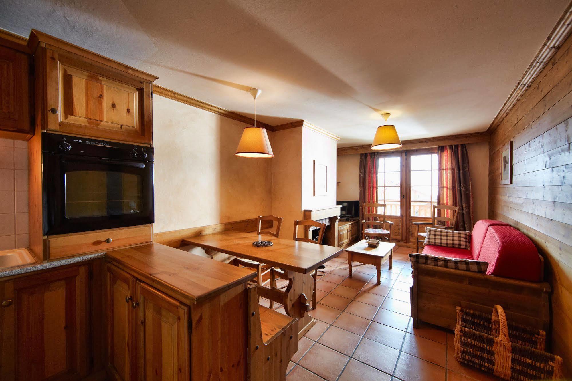 سان-مارتن-دي-بيفيل Cgh Residences & Spas Les Chalets Du Soleil Authentiques المظهر الخارجي الصورة