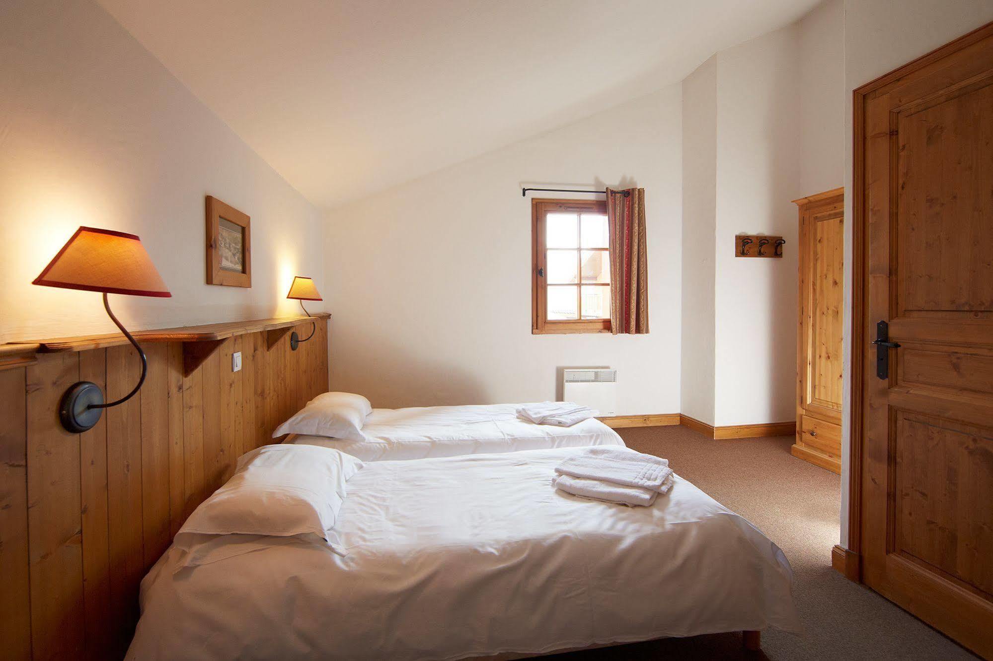 سان-مارتن-دي-بيفيل Cgh Residences & Spas Les Chalets Du Soleil Authentiques المظهر الخارجي الصورة